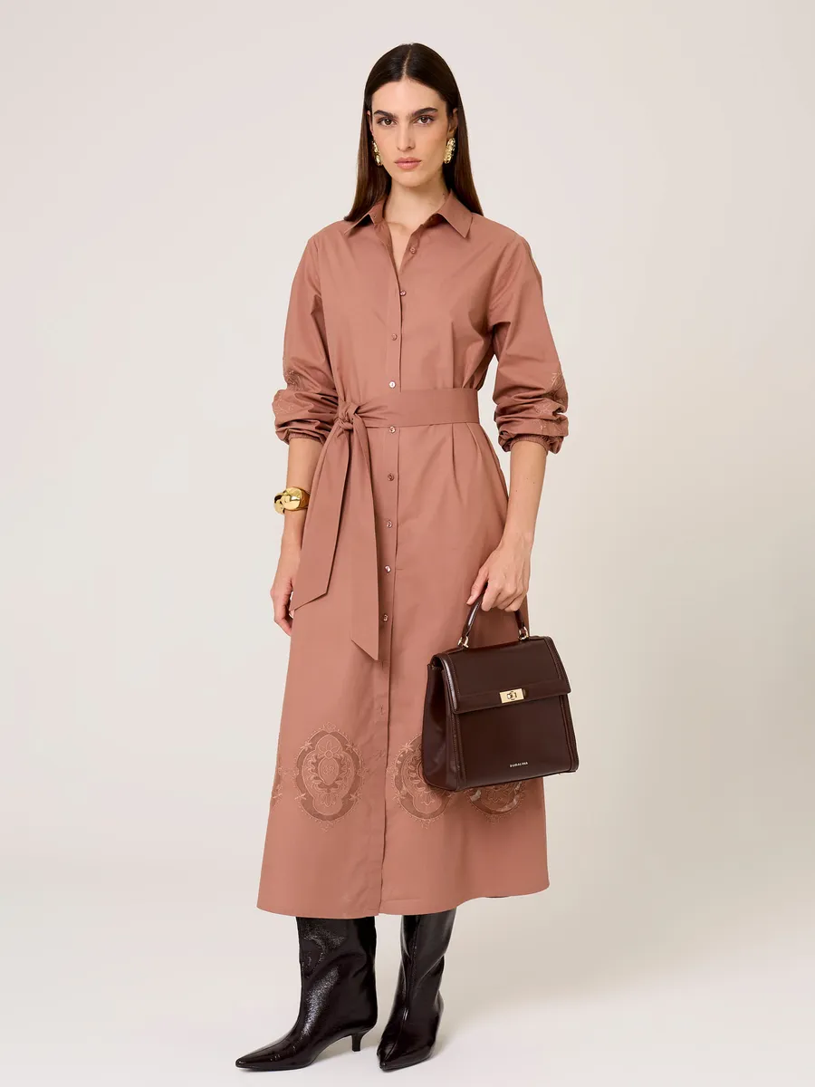 Vestido de grife em promoção