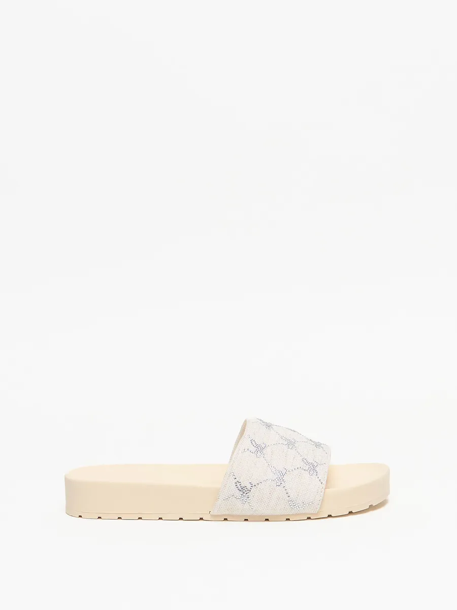 Sapato de grife em promoção