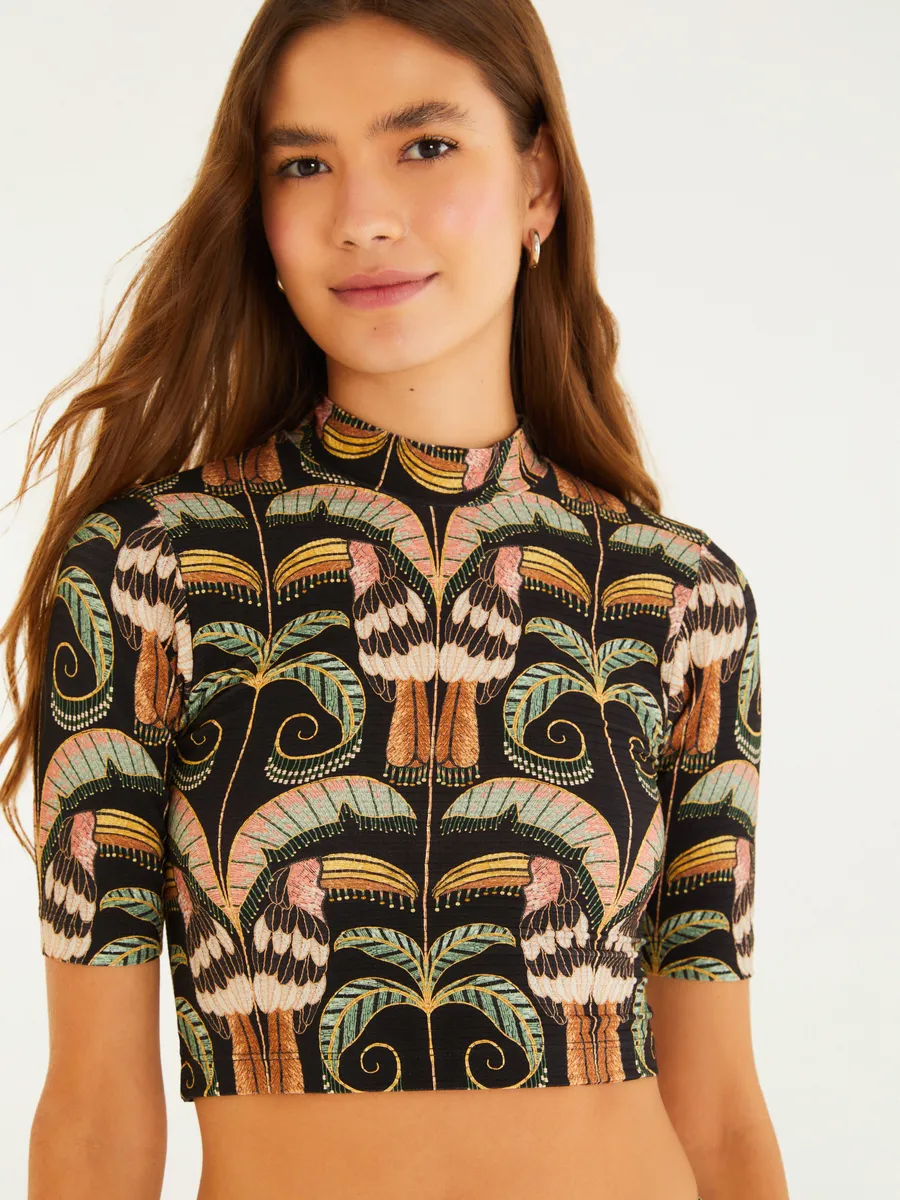 Blusa de grife em promoção