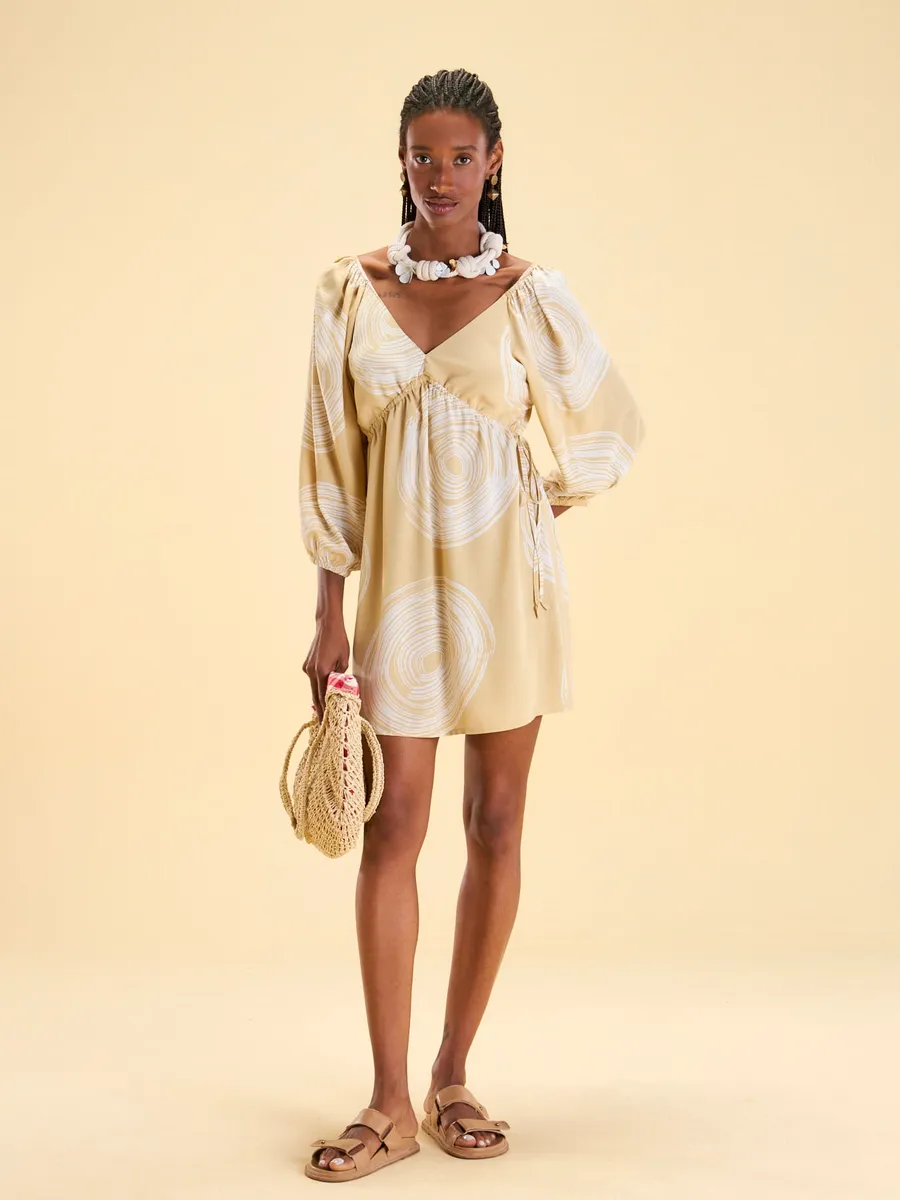 Vestido de grife em promoção